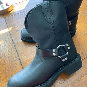 NEW black leather Justin Gypsy Collection slip on boots!